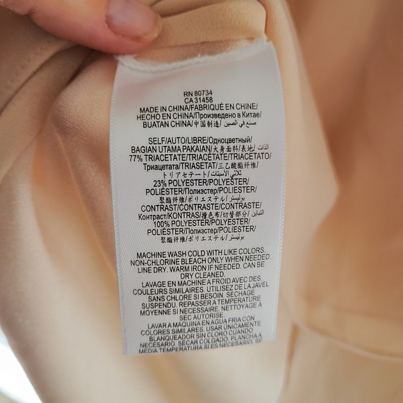 BCBGMAXAZRIA Sleeveless back flair top - Picture 5 of 5